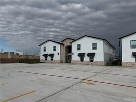 10 Ragland Rd in Mission, TX - Building Photo