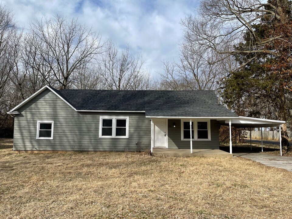 911 N Glenn Ave in Springfield, MO - Building Photo