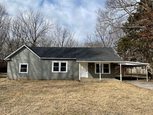 property at 911 N Glenn Ave