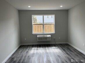 100 Jackson Ave in Carteret, NJ - Building Photo - Building Photo
