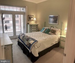 309 Holland Ln-Unit -120 in Alexandria, VA - Building Photo - Building Photo