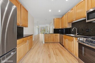 1707 W Diversey Pkwy in Chicago, IL - Building Photo - Building Photo