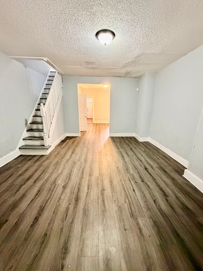 5627 Malcolm St in Philadelphia, PA - Building Photo - Building Photo