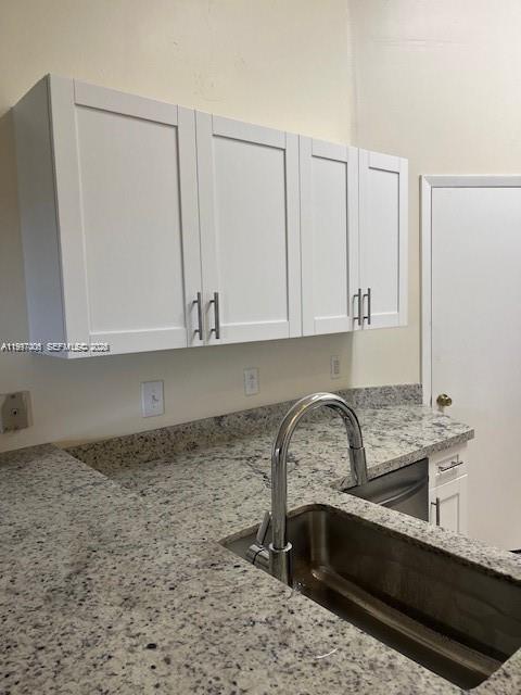 9999 Summerbreeze Dr, Unit 918 in Sunrise, FL - Foto de edificio - Building Photo