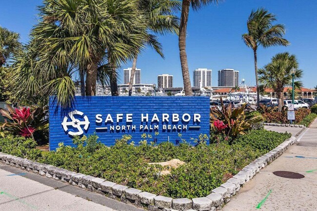 907 Marina Dr in North Palm Beach, FL - Building Photo - Building Photo