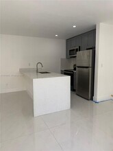 2191 NE 167th St in North Miami Beach, FL - Building Photo - Building Photo