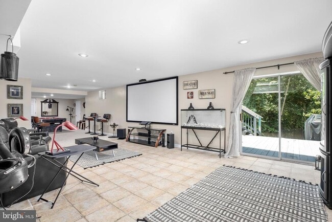 property at 47 Puri Ln