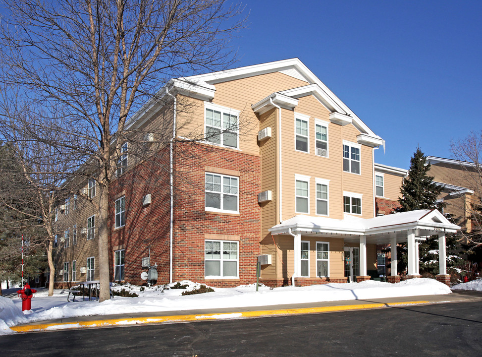 Winsor Plaza in Lakeville, MN - Building Photo