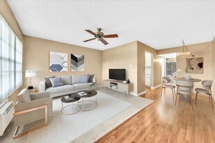 13500 SW 1st St in Pembroke Pines, FL - Building Photo