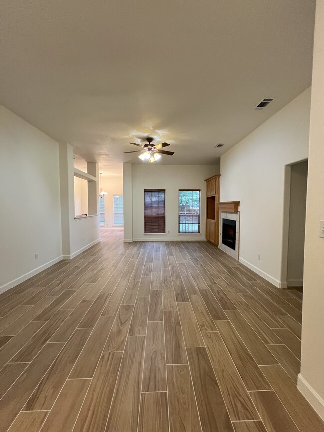 1116 Cimarron Ct in San Marcos, TX - Building Photo - Building Photo