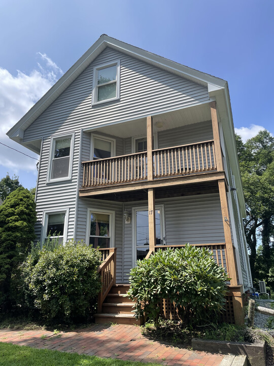 17 Leland Ave, Unit A in North Grafton, MA - Foto de edificio