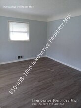 2002 Santa Barbara Dr in Flint, MI - Building Photo - Building Photo