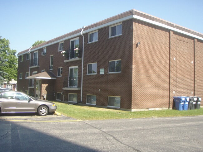 property at 9 Balfour Cres