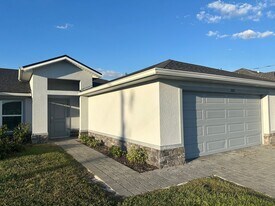 2213 NW 9th St in Cape Coral, FL - Building Photo