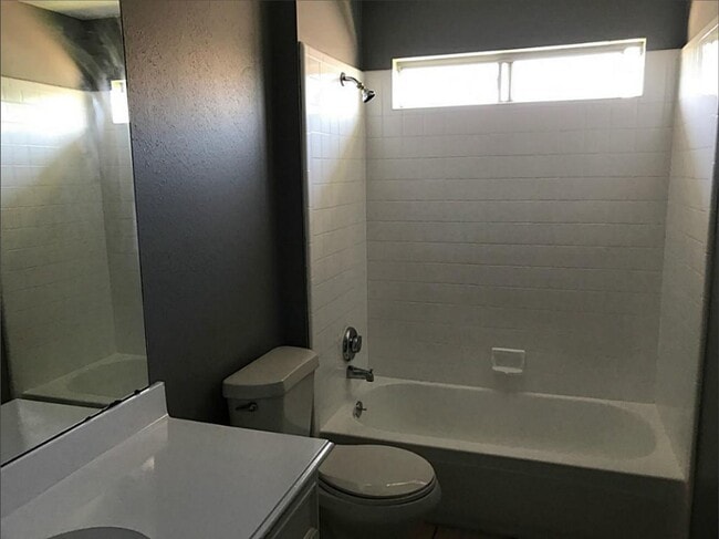 property at 4806 Sunshine Dr