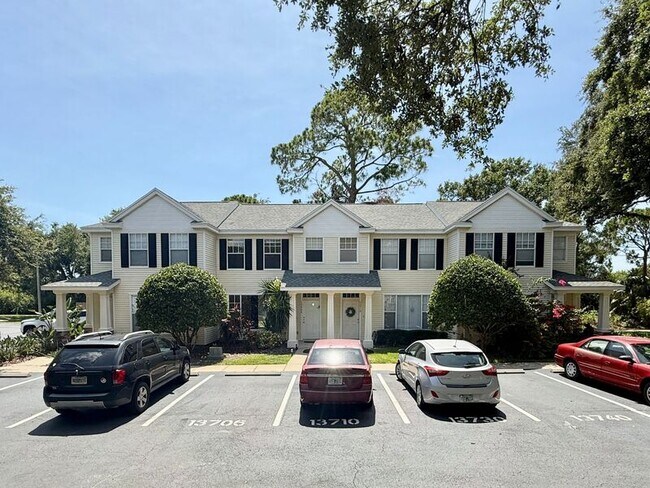 13706 Forest Lake Dr in Largo, FL - Building Photo - Building Photo