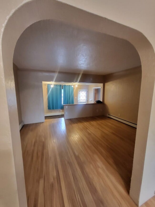 property at 414 Carlisle Blvd SE