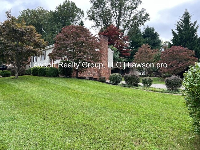 4160 Woodvale Dr in Cave Spring, VA - Foto de edificio - Building Photo