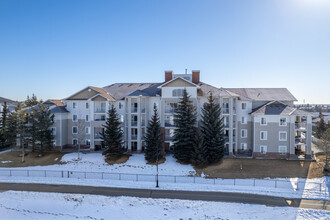 16 Country Village Bay NW in Calgary, AB - Building Photo - Building Photo