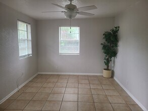 1564 W 14th St, Unit #3 in Jacksonville, FL - Foto de edificio - Building Photo