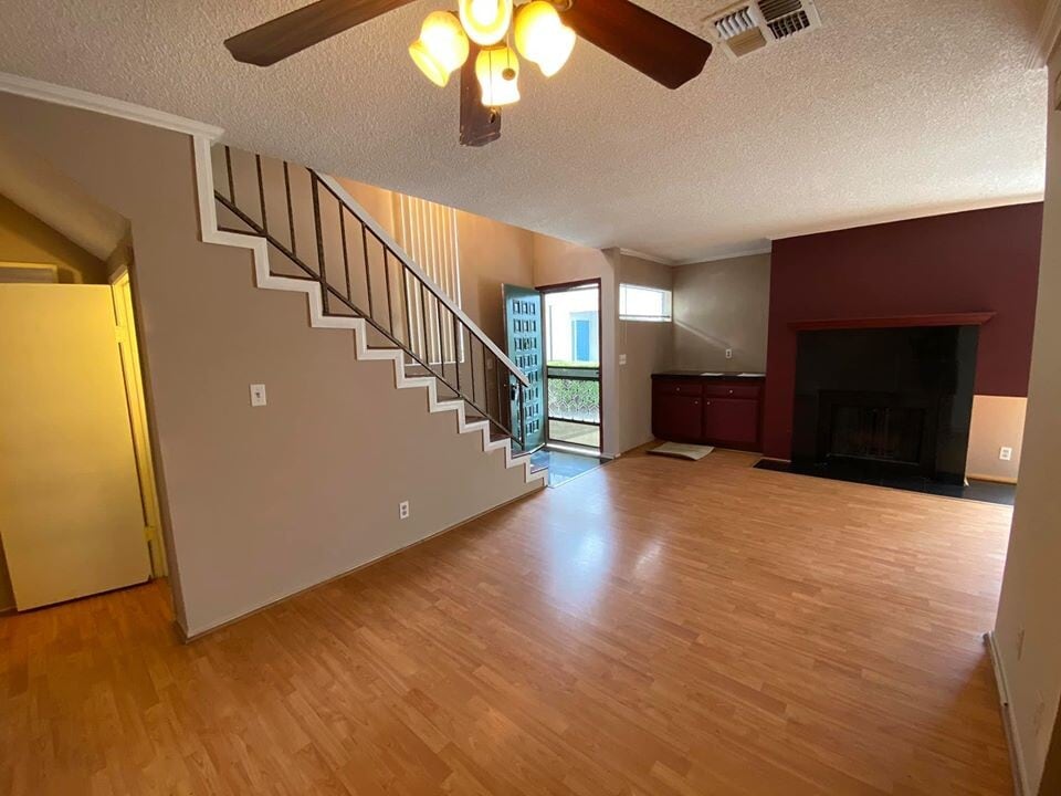 20240 E Arrow Hwy in Covina, CA - Foto de edificio