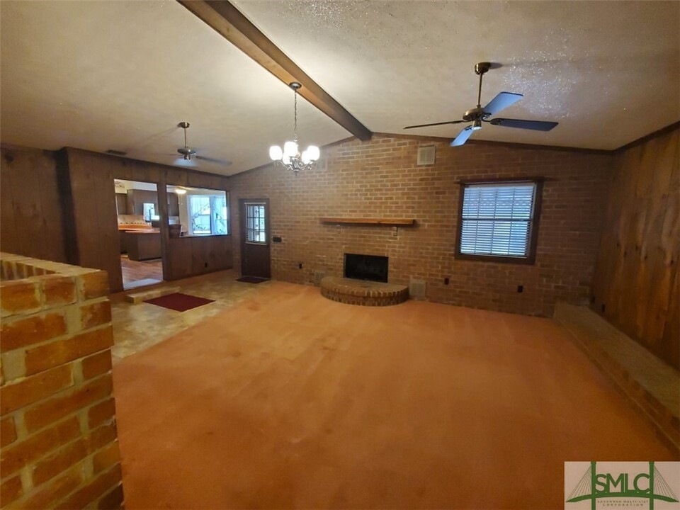 117 Maple Dr in Rincon, GA - Foto de edificio