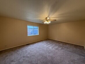 2225 Marie Ln in Eugene, OR - Building Photo - Building Photo