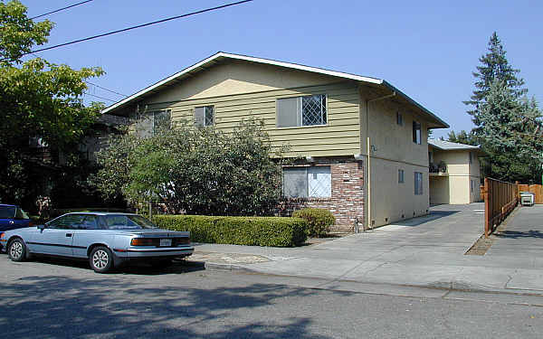 334 College Ave in Palo Alto, CA - Foto de edificio