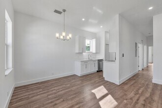 1579 W 16th St in Riviera Beach, FL - Building Photo - Building Photo