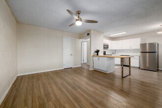 TRADEWINDS in Tucson, AZ - Building Photo - Interior Photo