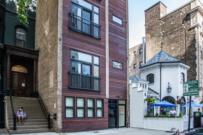 1154-1156 N Dearborn St