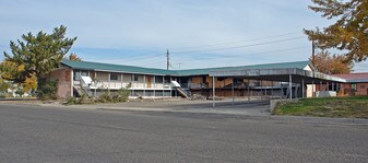 Char-Lou Apartments in Ontario, OR - Building Photo
