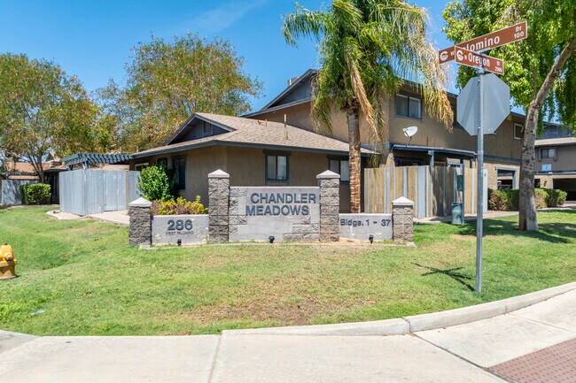 Chandler Meadows in Chandler, AZ - Foto de edificio - Building Photo