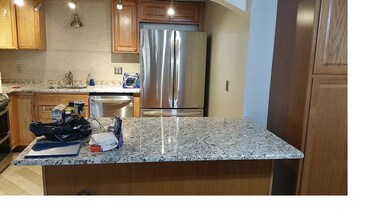 66 Girard Ave, Unit Bridgeview Condo in Newport, RI - Foto de edificio - Building Photo