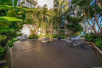909 Kapiolani Blvd in Honolulu, HI - Building Photo - Building Photo