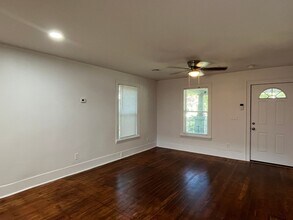 2618 E Admiral Ct in Tulsa, OK - Building Photo - Building Photo