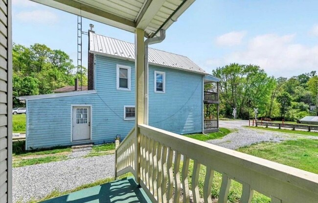 3312 Boose Rd in Glen Rock, PA - Foto de edificio - Building Photo