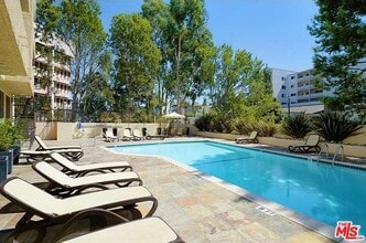 10982 Roebling Ave, Unit 509 in Los Angeles, CA - Building Photo - Building Photo