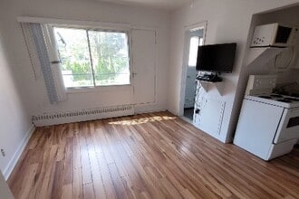 4724 Pierre-Coubertin in Montréal, QC - Building Photo - Building Photo