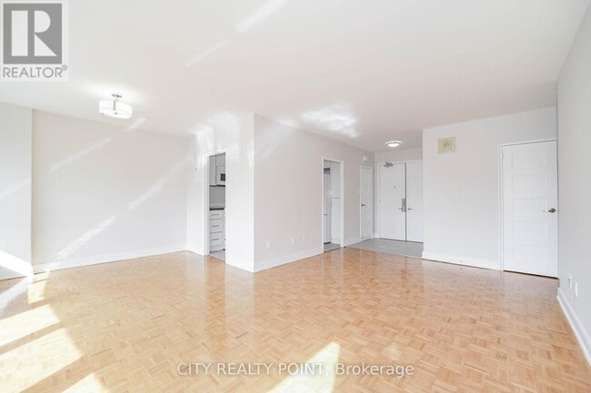 10 Shallmar Blvd in Toronto, ON - Building Photo - Building Photo