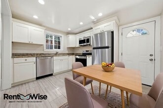 506 Chestnut St in San Carlos, CA - Building Photo - Building Photo