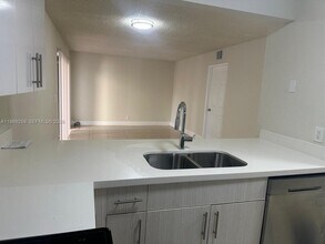 1463 Lake Crystal Dr in West Palm Beach, FL - Building Photo - Building Photo