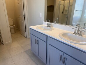 1750 Yukon Territory Ave in Manteca, CA - Building Photo - Building Photo