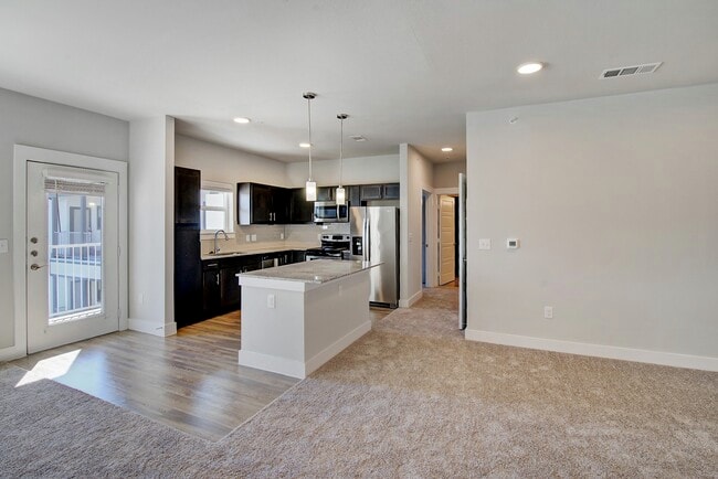 25500 Westheimer Pkwy in Katy, TX - Foto de edificio - Building Photo