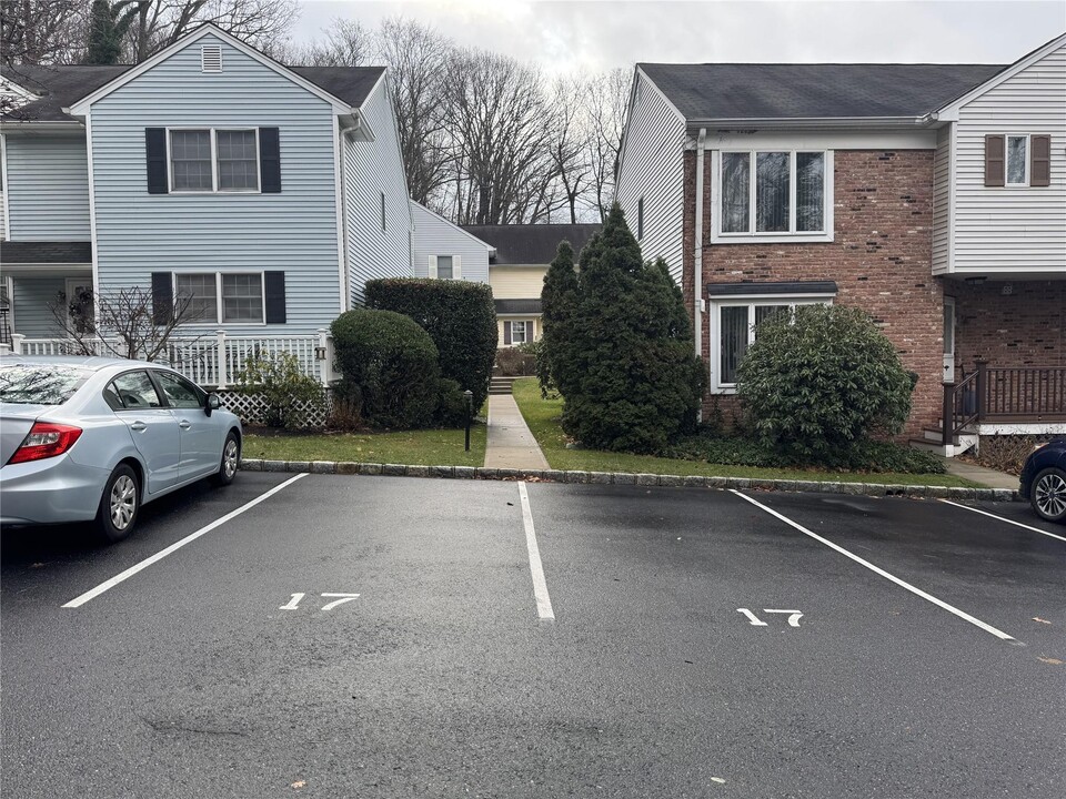 515 High St in Port Jefferson, NY - Building Photo
