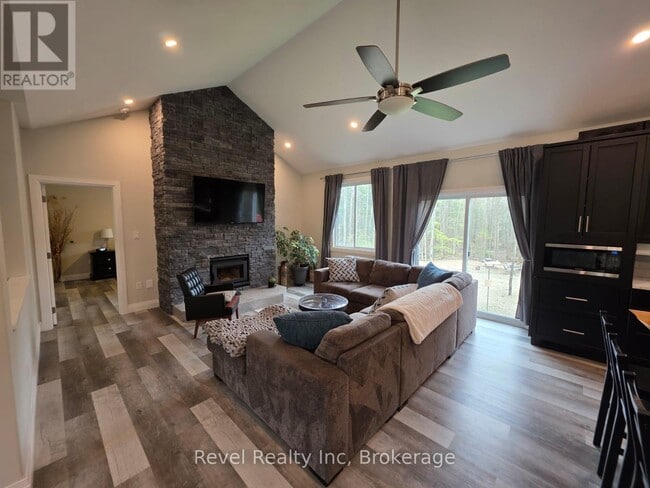 719-717 CONCESSION Rd in Penetanguishene, ON - Building Photo - Building Photo