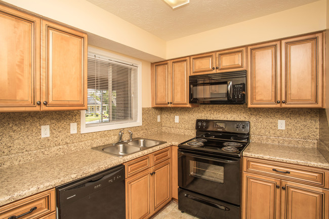 Rosehill Apartments in Columbus, GA - Building Photo - Interior Photo