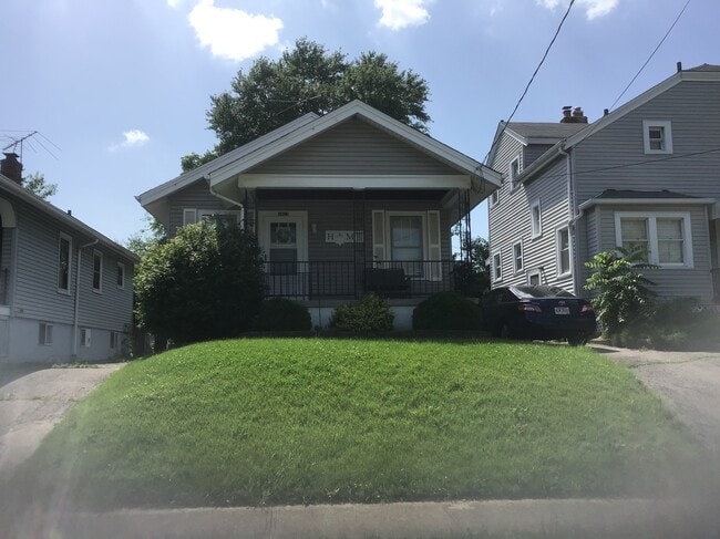 5423 Rolston Ave in Cincinnati, OH - Foto de edificio - Building Photo