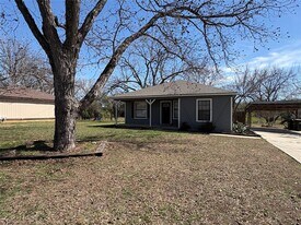 601 Valley St in San Marcos, TX - Building Photo