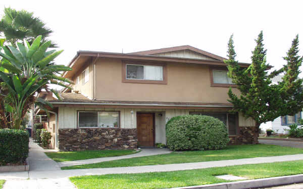 407 N Curtis Ave in Alhambra, CA - Building Photo